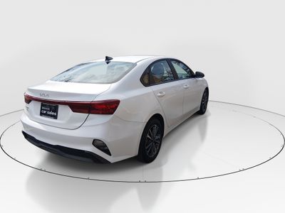 2024 Kia Forte - Photo 7