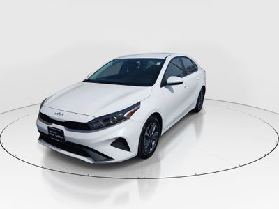 2024 Kia Forte - Photo 3