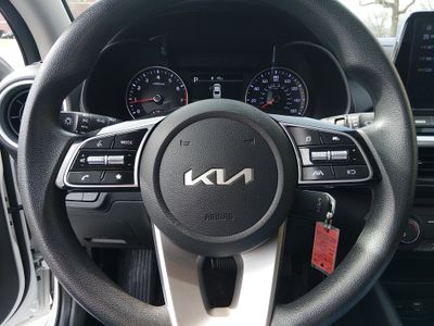 2024 Kia Forte - Photo 12