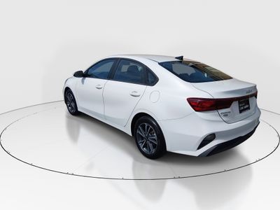 2024 Kia Forte - Photo 5