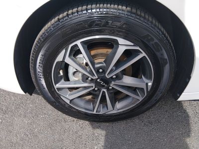 2024 Kia Forte - Photo 10