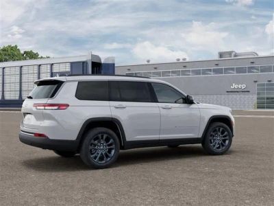 2026 Jeep Grand Cherokee — interior view