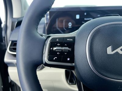 2026 Kia Carnival — photo 17 view