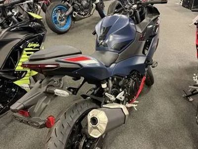 2026 Kawasaki Ninja® 500 SE ABS — front three-quarter view