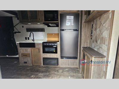 2020 Forest River RV Cherokee Wolf Pack Gold - Photo 8