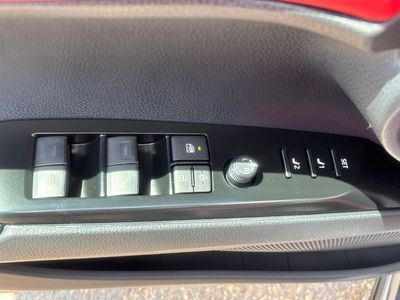 2026 Toyota Camry - Photo 8