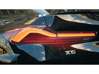 2027 BMW X6 xDrive40i - Photo 8