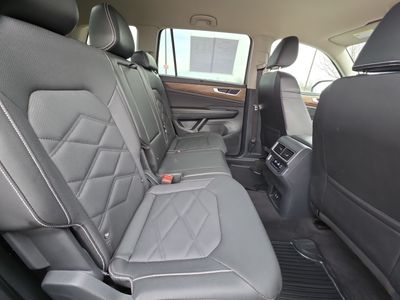 2025 Volkswagen Atlas - Photo 13