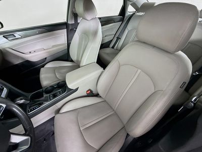 2018 Hyundai Sonata Hybrid - Photo 23
