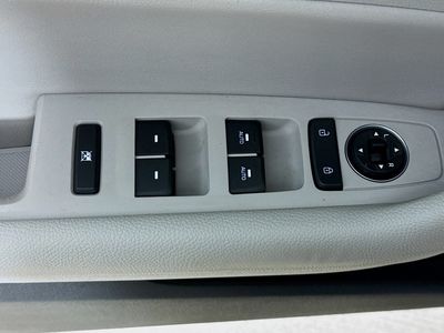 2018 Hyundai Sonata Hybrid - Photo 18