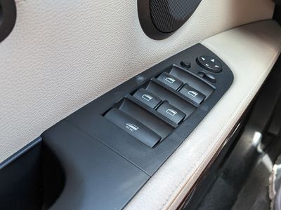2011 BMW 3 Series - Photo 20