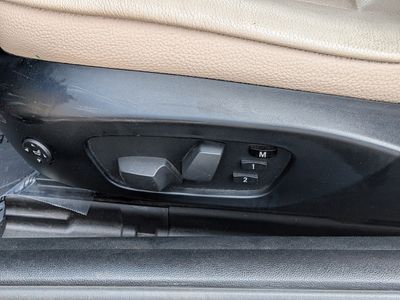 2011 BMW 3 Series - Photo 19