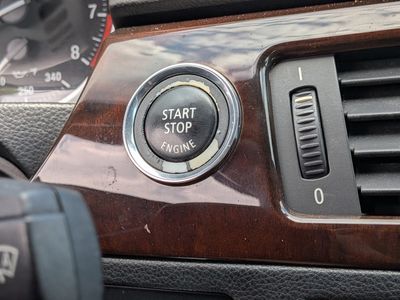 2011 BMW 3 Series - Photo 27