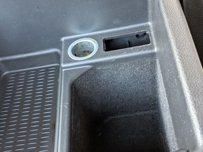 2011 BMW 3 Series - Photo 28