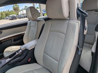 2011 BMW 3 Series - Photo 16