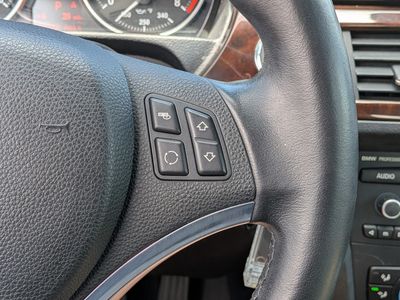 2011 BMW 3 Series - Photo 23