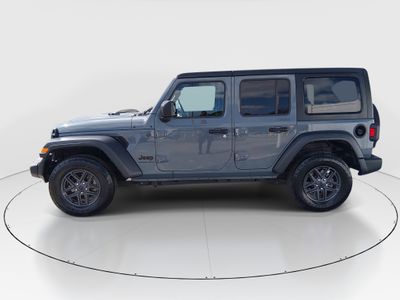 2024 Jeep Wrangler - Photo 4