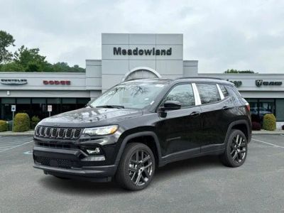 2026 Jeep Compass Limited Altitude in Diamond Black Crystal Pearl-Coat Exterior Paint — front three-quarter view