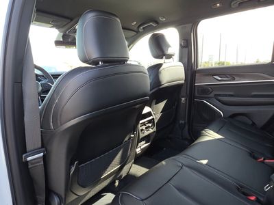 2026 Jeep Grand Cherokee — photo 9 view