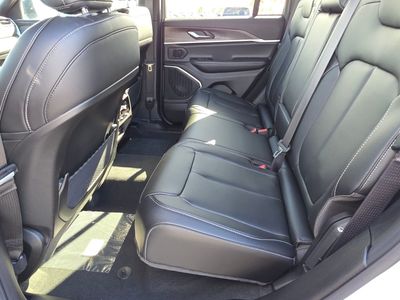 2026 Jeep Grand Cherokee — photo 8 view
