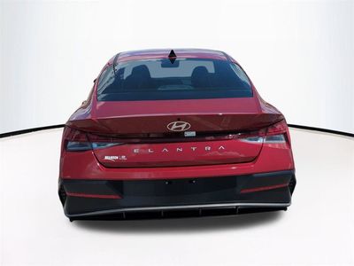 2025 Hyundai Elantra - Photo 6