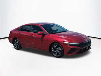 2025 Hyundai Elantra - Photo 2