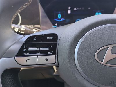 2025 Hyundai Elantra - Photo 32