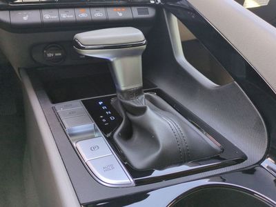 2025 Hyundai Elantra - Photo 20