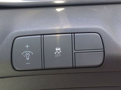2025 Hyundai Elantra - Photo 28