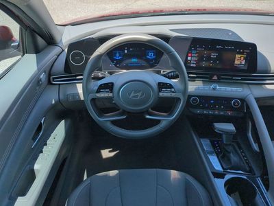 2025 Hyundai Elantra - Photo 17