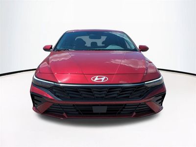 2025 Hyundai Elantra - Photo 3