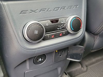 2026 Ford Explorer — photo 17 view