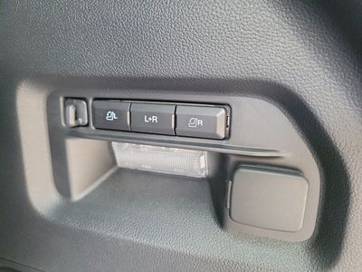 2026 Ford Explorer — photo 11 view