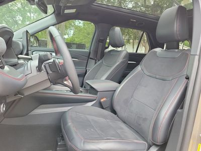 2026 Ford Explorer — photo 21 view