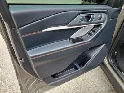 2026 Ford Explorer — photo 23 view