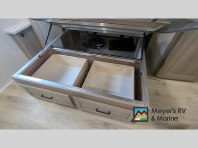 2026 Forest River RV Rockwood Ultra Lite - Photo 13