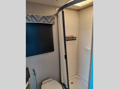 2017 Dynamax REV — photo 22 view