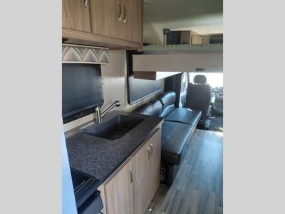 2017 Dynamax REV — photo 15 view