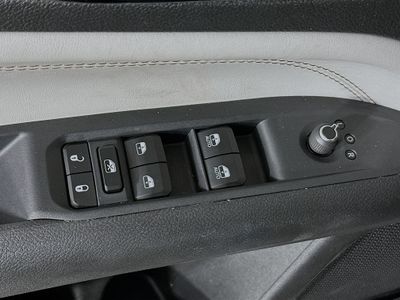 2025 Jeep Compass - Photo 14