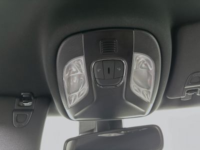 2025 Jeep Compass - Photo 18