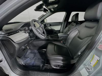 2025 Jeep Compass - Photo 12