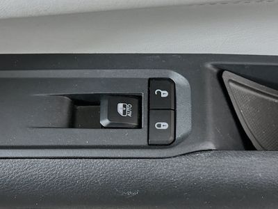 2025 Jeep Compass - Photo 29