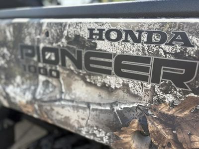 2025 Honda Pioneer 1000-6 Deluxe Crew - Photo 5