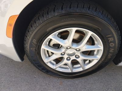 2023 Chrysler Voyager — photo 10 view