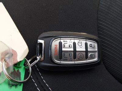 2023 Chrysler Voyager — photo 15 view