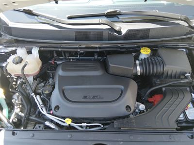 2023 Chrysler Voyager — photo 9 view