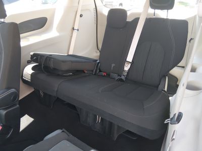 2023 Chrysler Voyager — photo 17 view