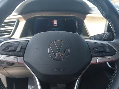 2025 Volkswagen Atlas - Photo 12