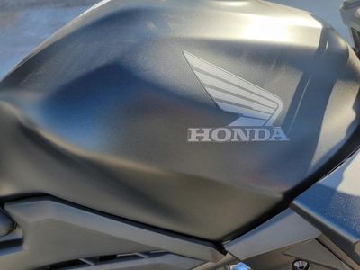 2025 Honda CB500F - Photo 11