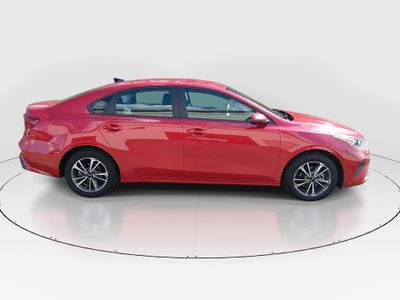 2024 Kia Forte - Photo 8
